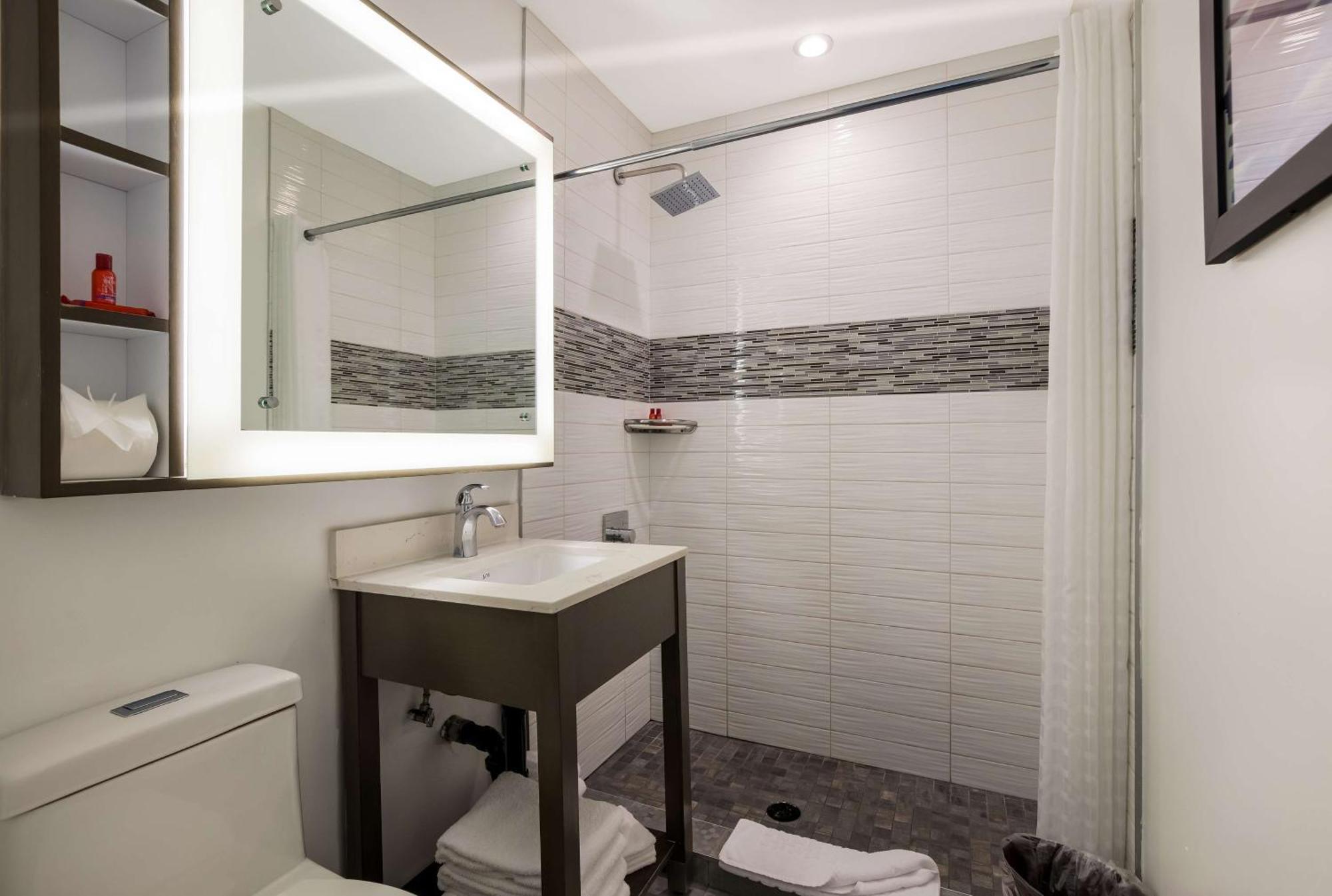 Sunset West Hotel, Surestay Collection By Western Los Angeles