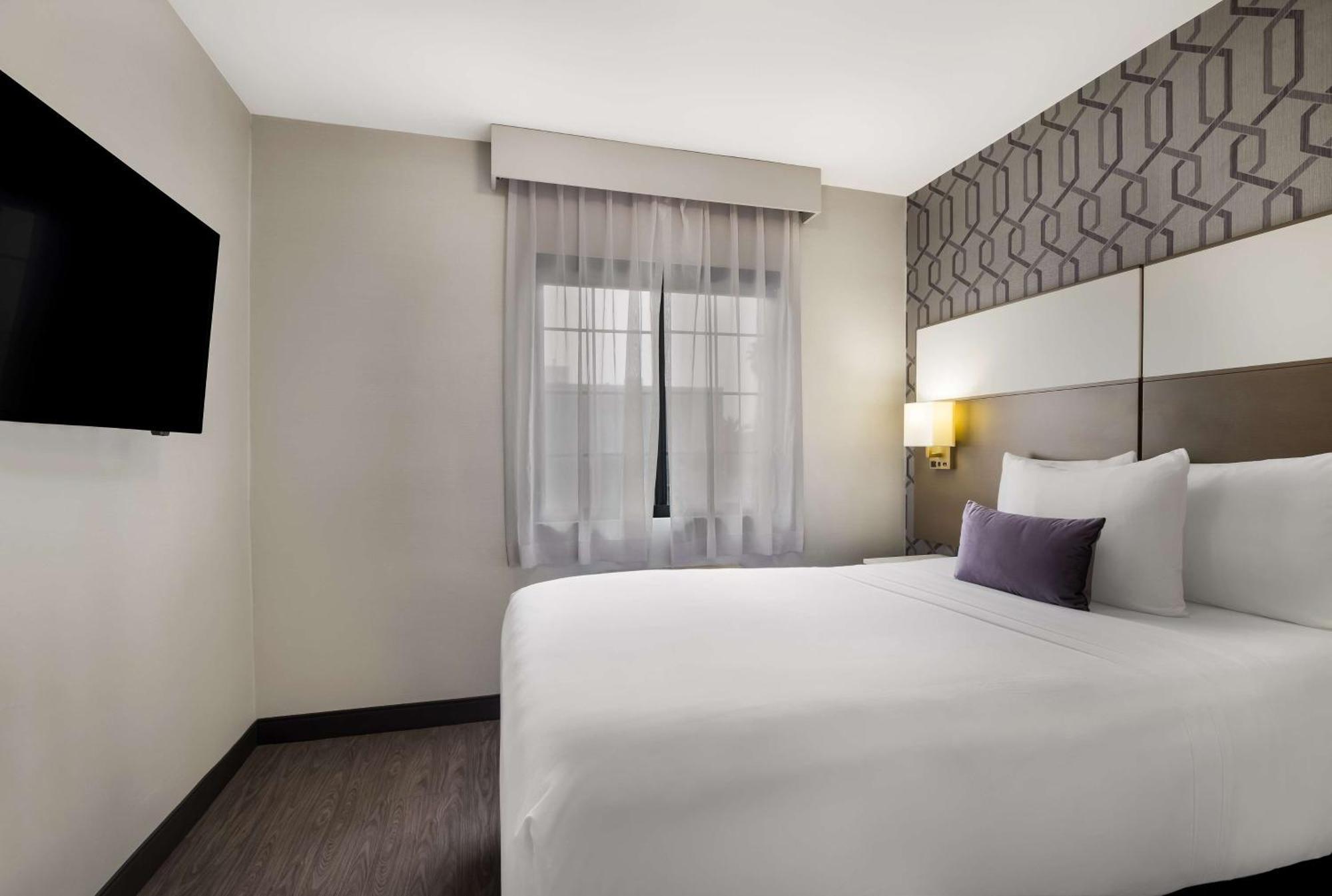 Sunset West Hotel, Surestay Collection By Western 3*
