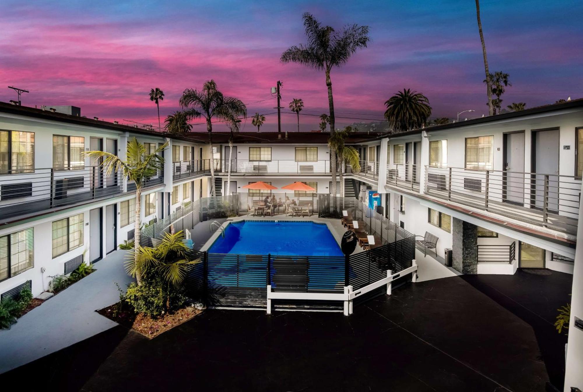 Sunset West Hotel, Surestay Collection By Western