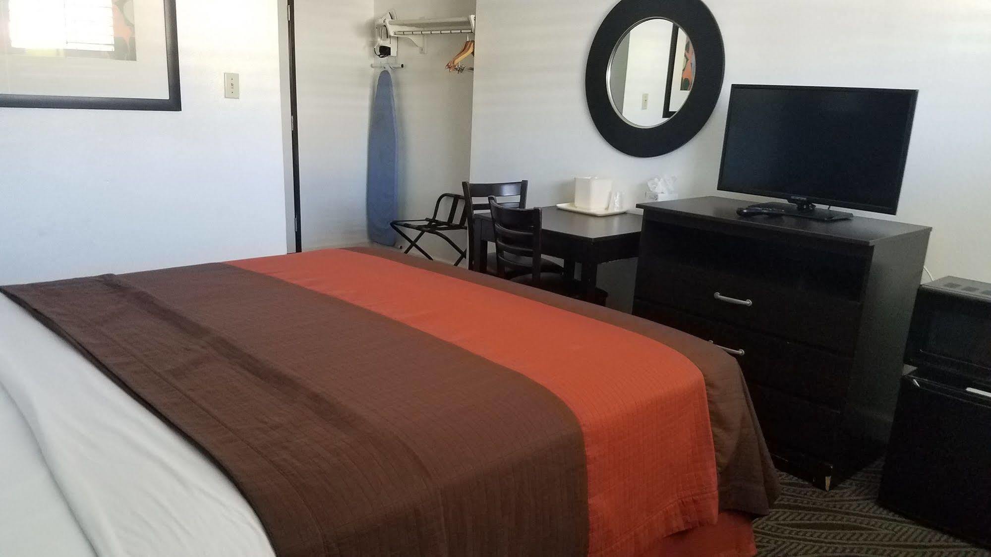 Sunset West Hotel, Surestay Collection By Western Motel 3*